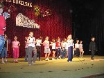 Třída 2.B na školní akademii 2005/06